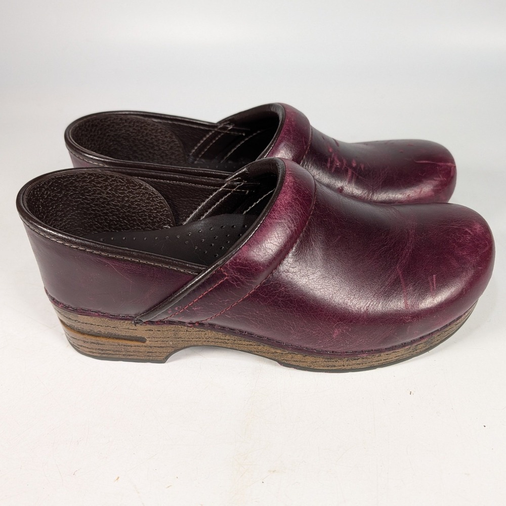 Dansko Professional Burgundy Wine Leather Clogs Womens 42 Slip On Comfort Shoes